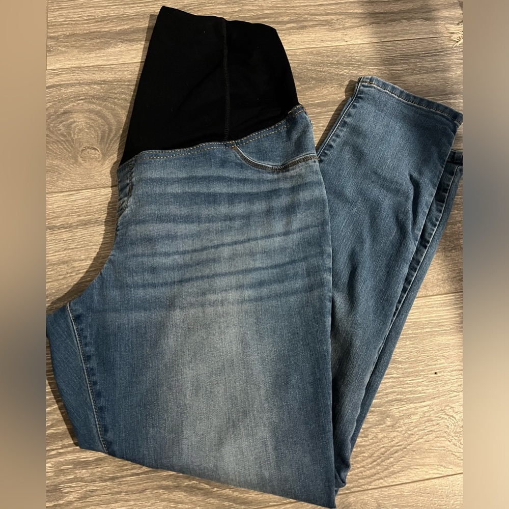 Isabel maternity by Ingrid & Isabel jeans